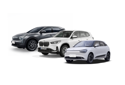 tres autos de distintos colores